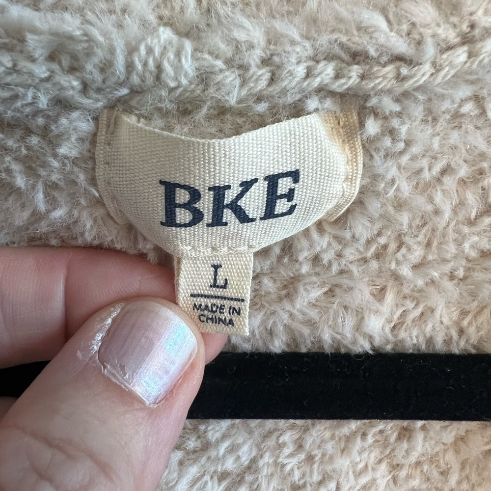 Super soft off white cardigan. Buckle brand. Size L (oversized)